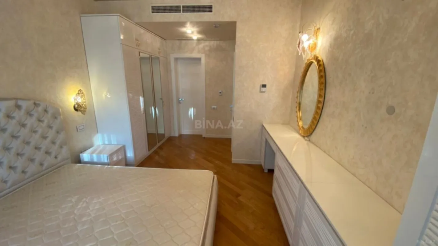 Satılır 2 otaqlı mənzil 98 m²
