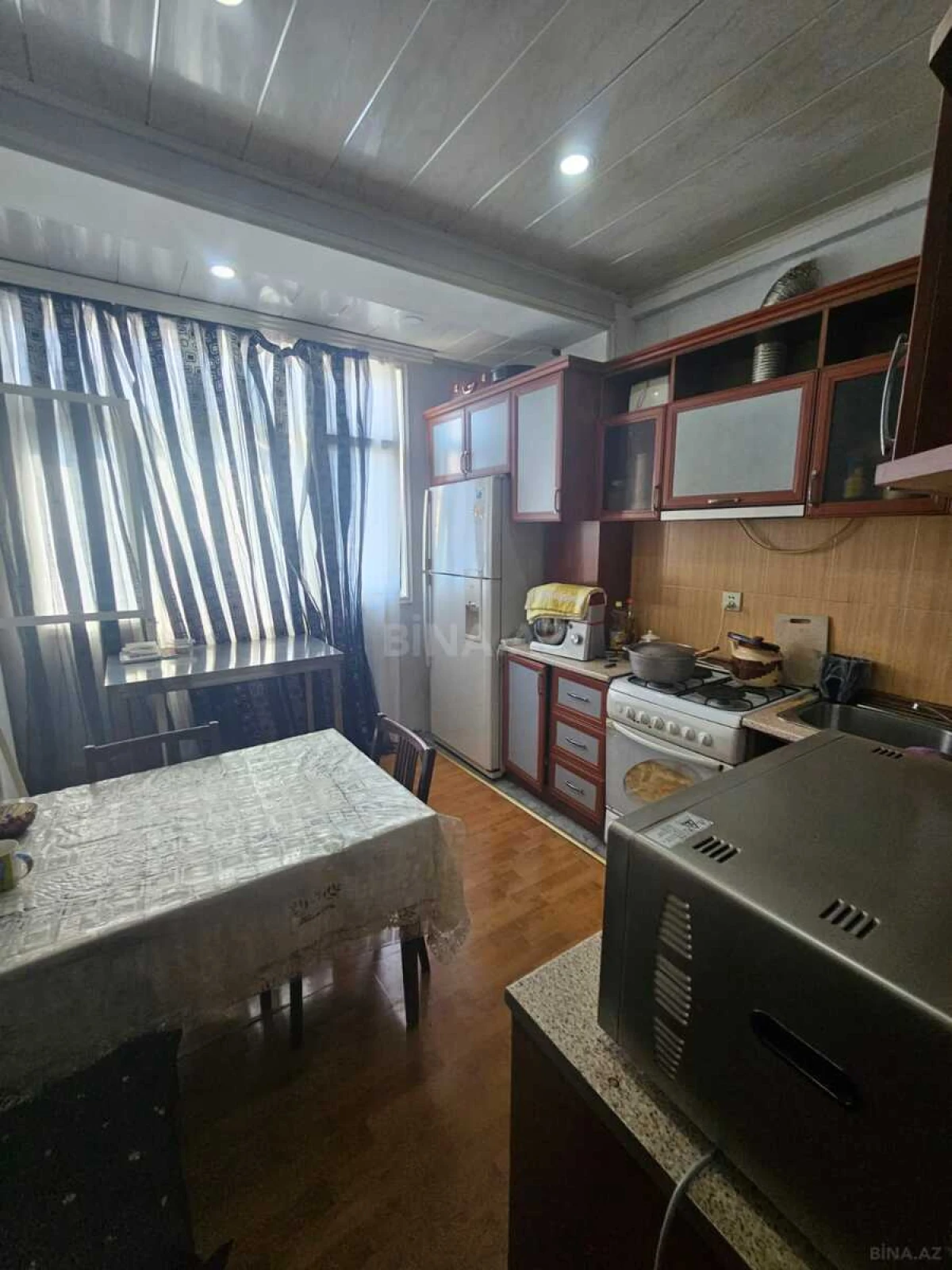 Satılır 4 otaqlı mənzil 120 m²