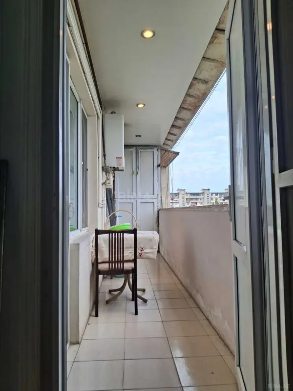 Satılır 4 otaqlı mənzil 120 m²