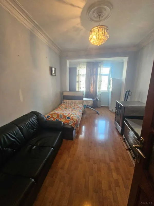 Satılır 4 otaqlı mənzil 120 m²