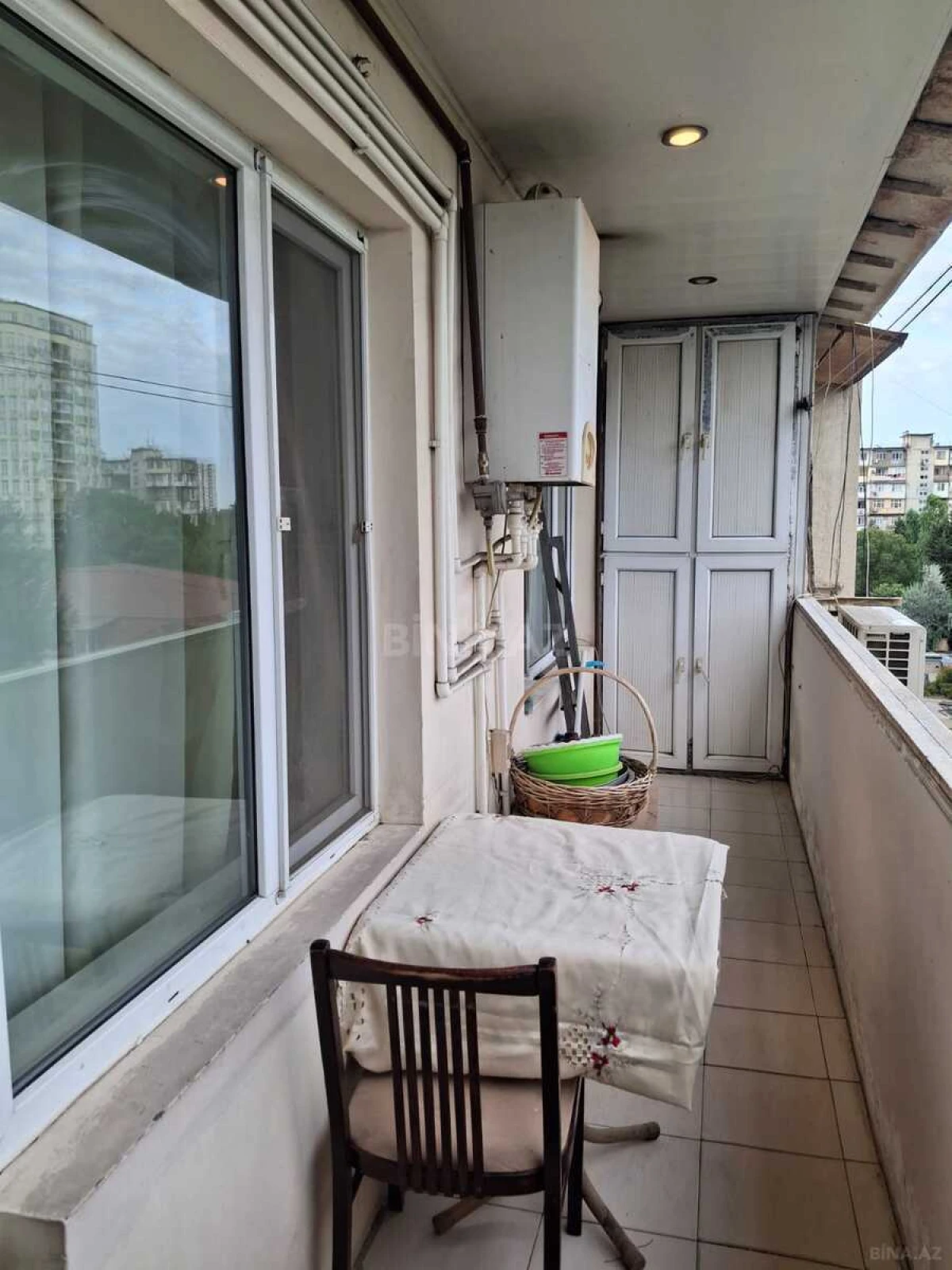 Satılır 4 otaqlı mənzil 120 m²