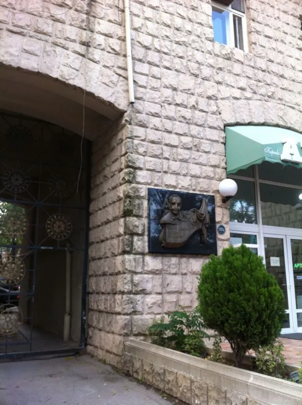 Satılır 3 otaqlı mənzil 110 m²