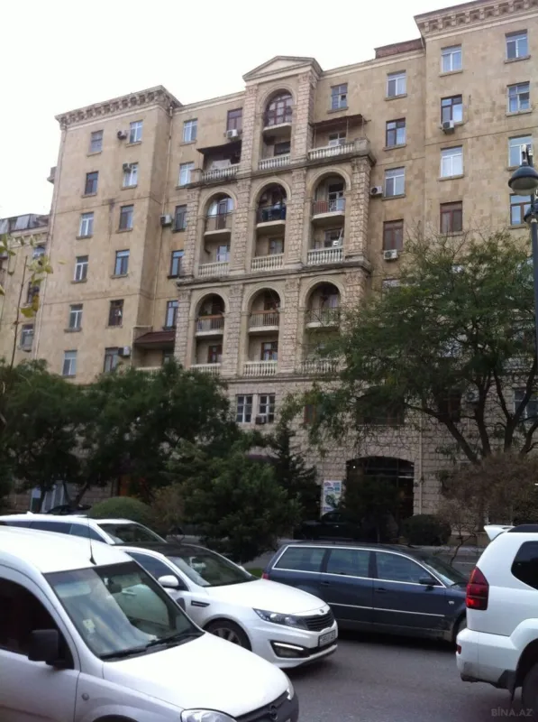 Satılır 3 otaqlı mənzil 110 m²