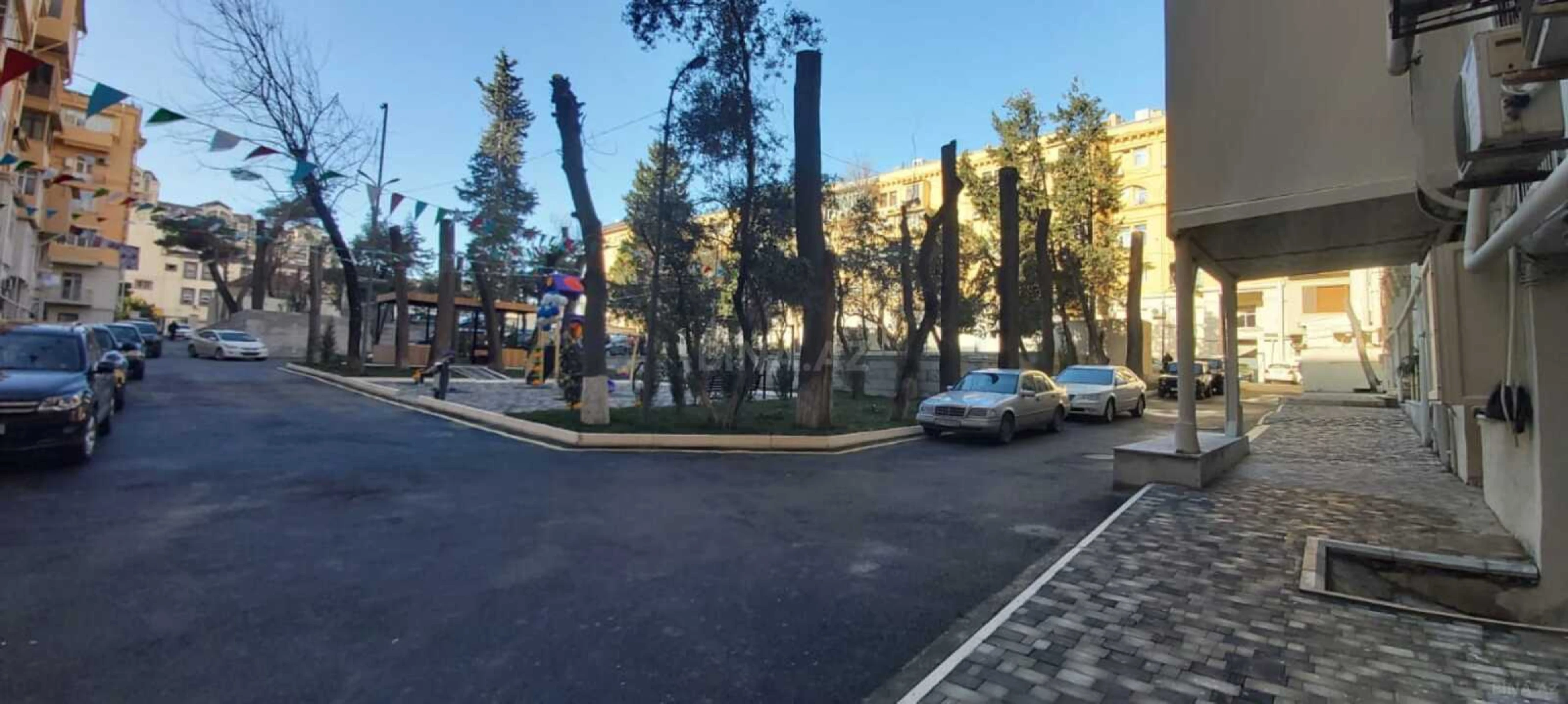 Satılır 3 otaqlı mənzil 110 m²