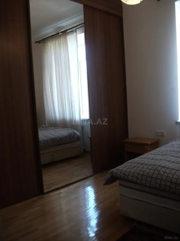 Satılır 3 otaqlı mənzil 110 m²