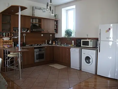 Satılır 3 otaqlı mənzil 110 m²