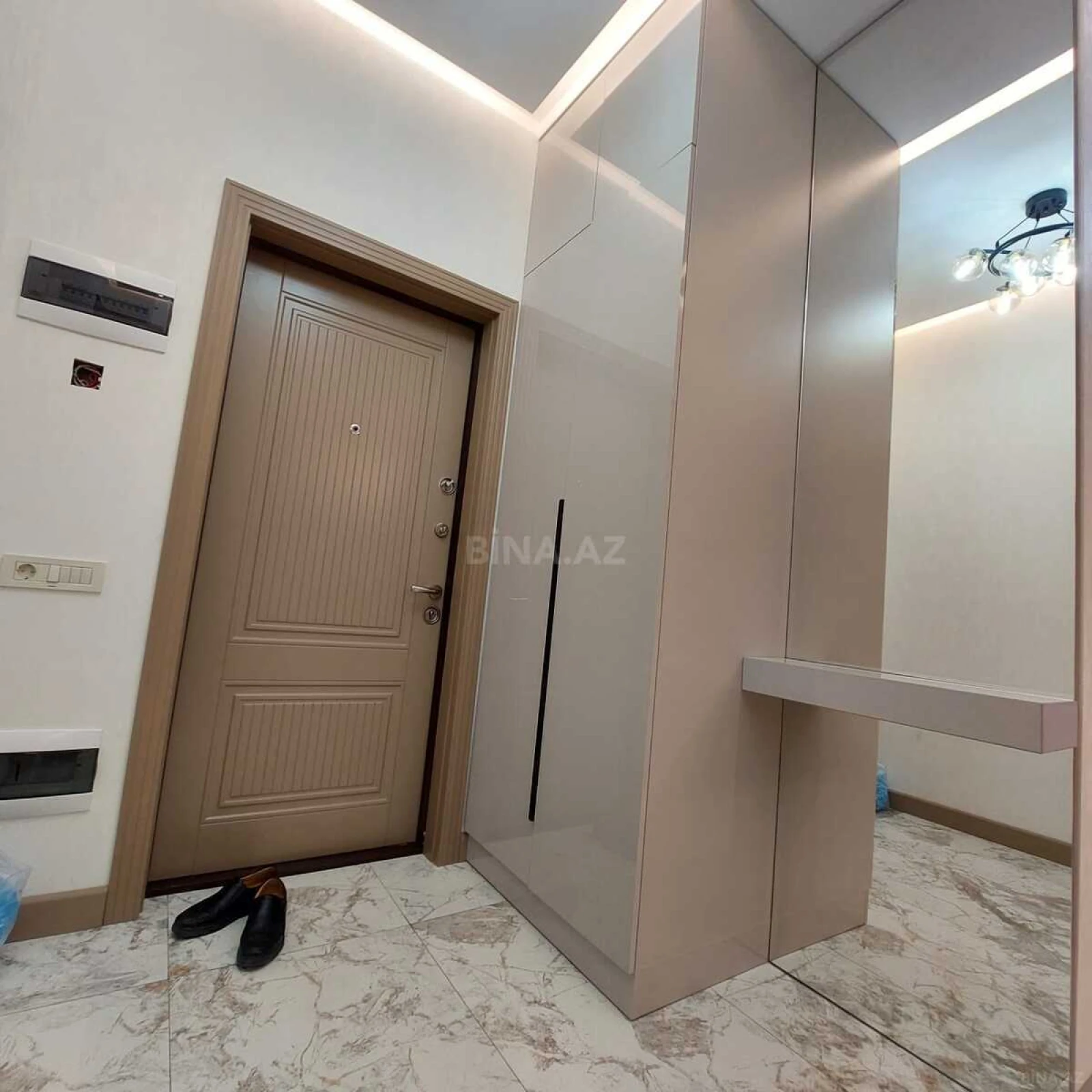 Satılır 2 otaqlı mənzil 68 m²