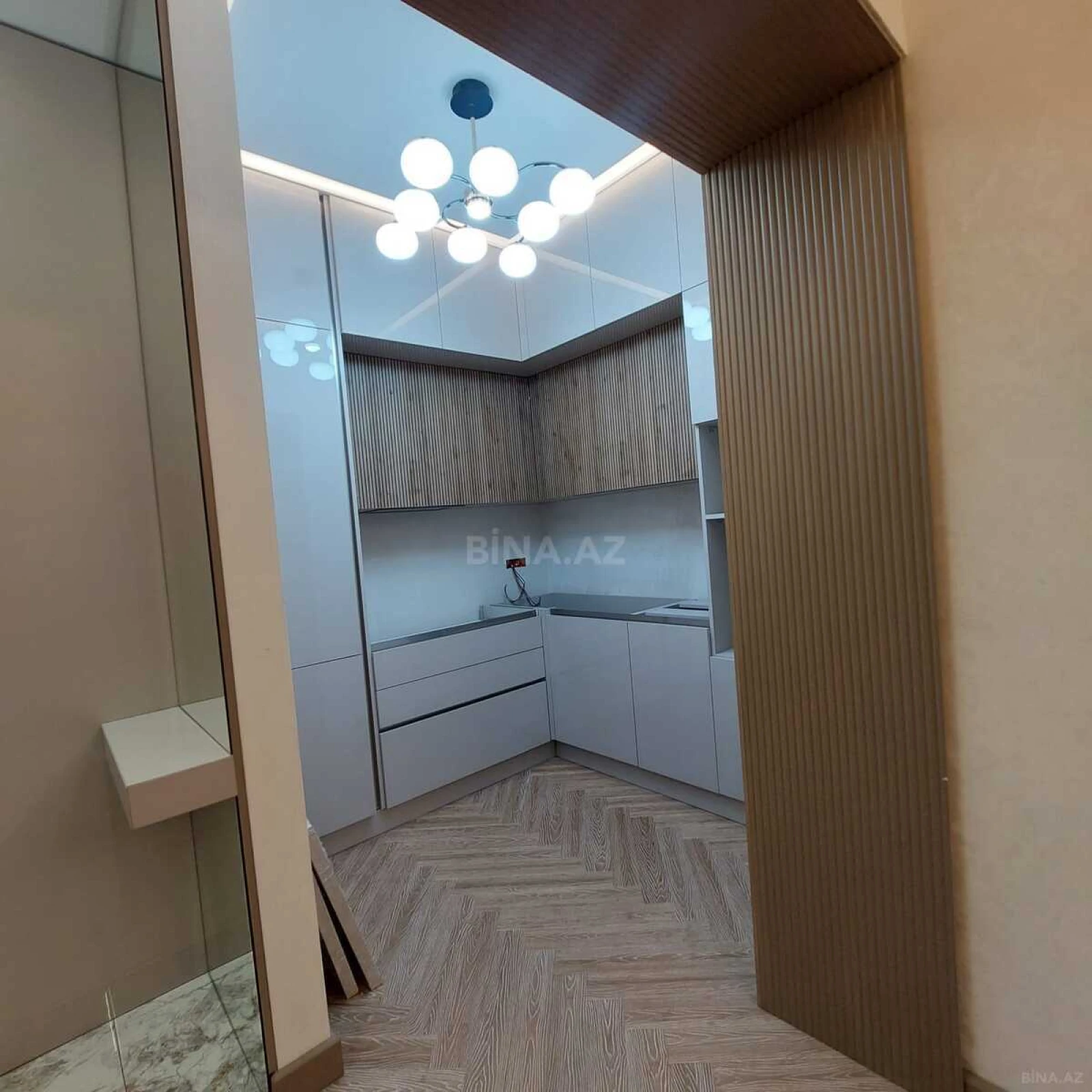 Satılır 2 otaqlı mənzil 68 m²