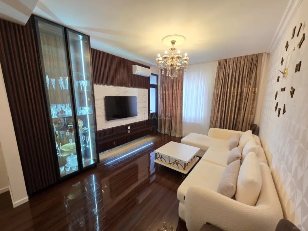 Kirayə verilir 2 otaqlı mənzil 80 m²