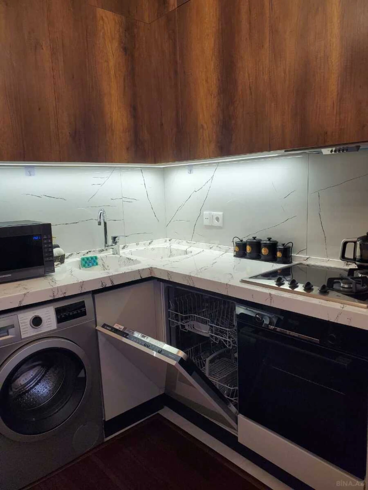 Kirayə verilir 2 otaqlı mənzil 80 m²