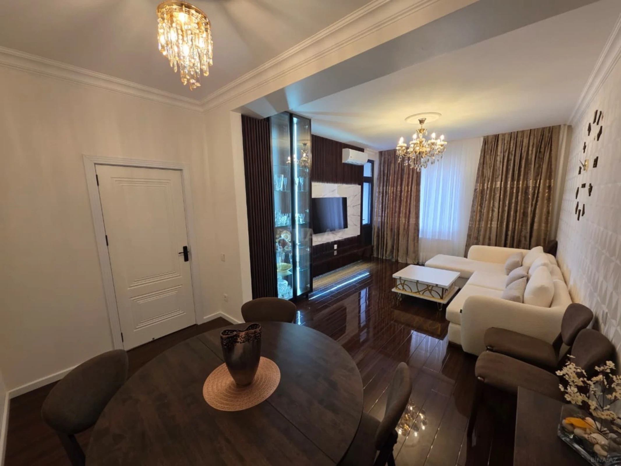 Kirayə verilir 2 otaqlı mənzil 80 m²