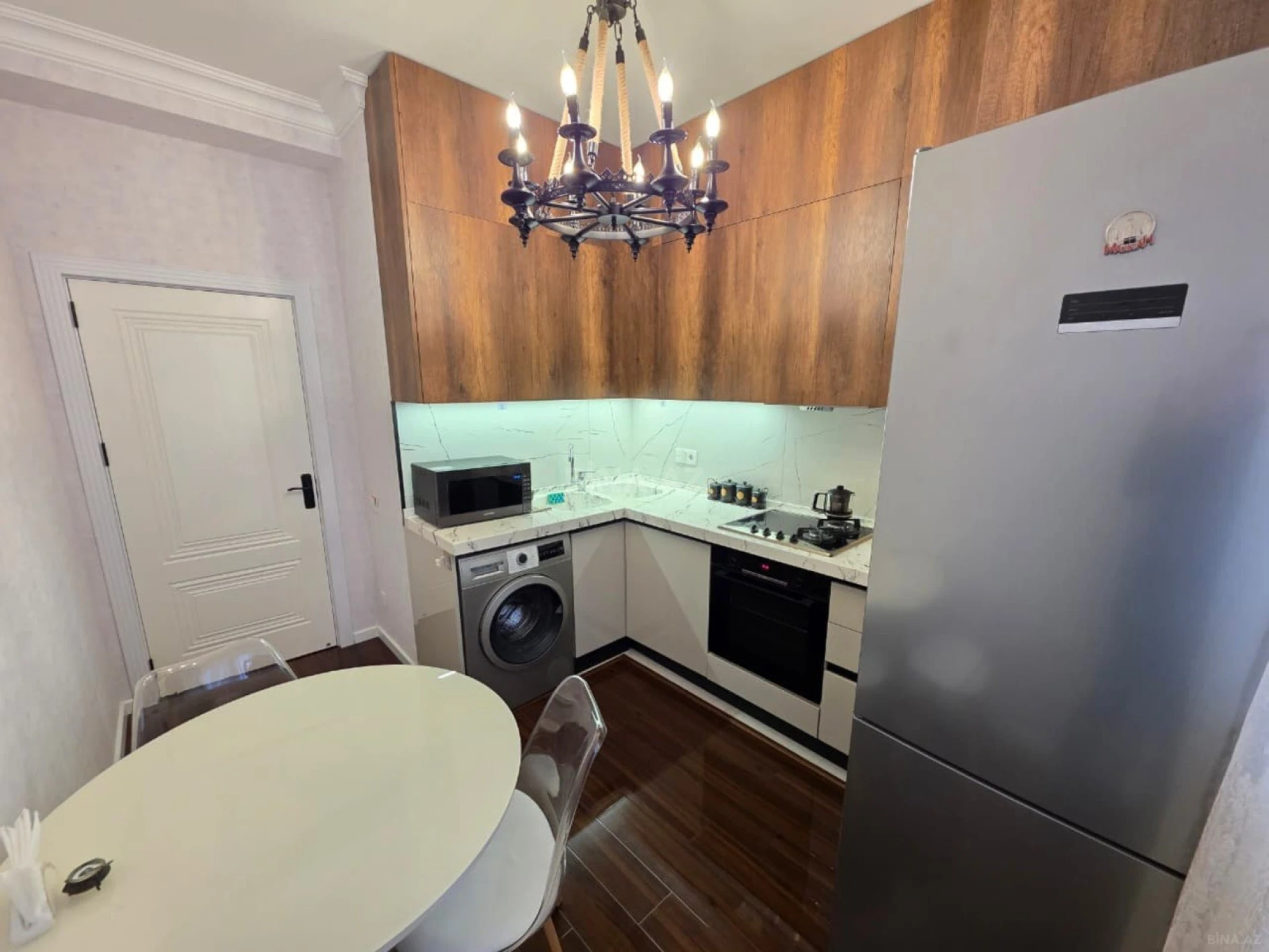 Kirayə verilir 2 otaqlı mənzil 80 m²