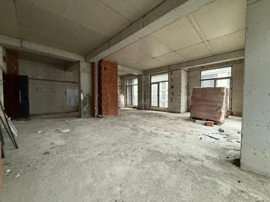 Satılır 3 otaqlı mənzil 104 m²