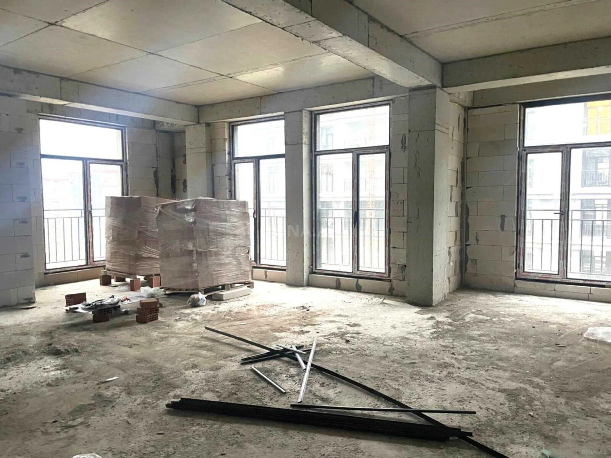 Satılır 3 otaqlı mənzil 104 m²