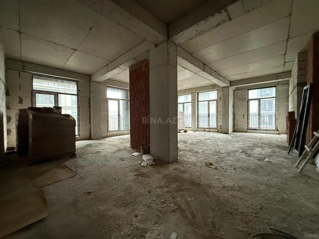 Satılır 3 otaqlı mənzil 104 m²