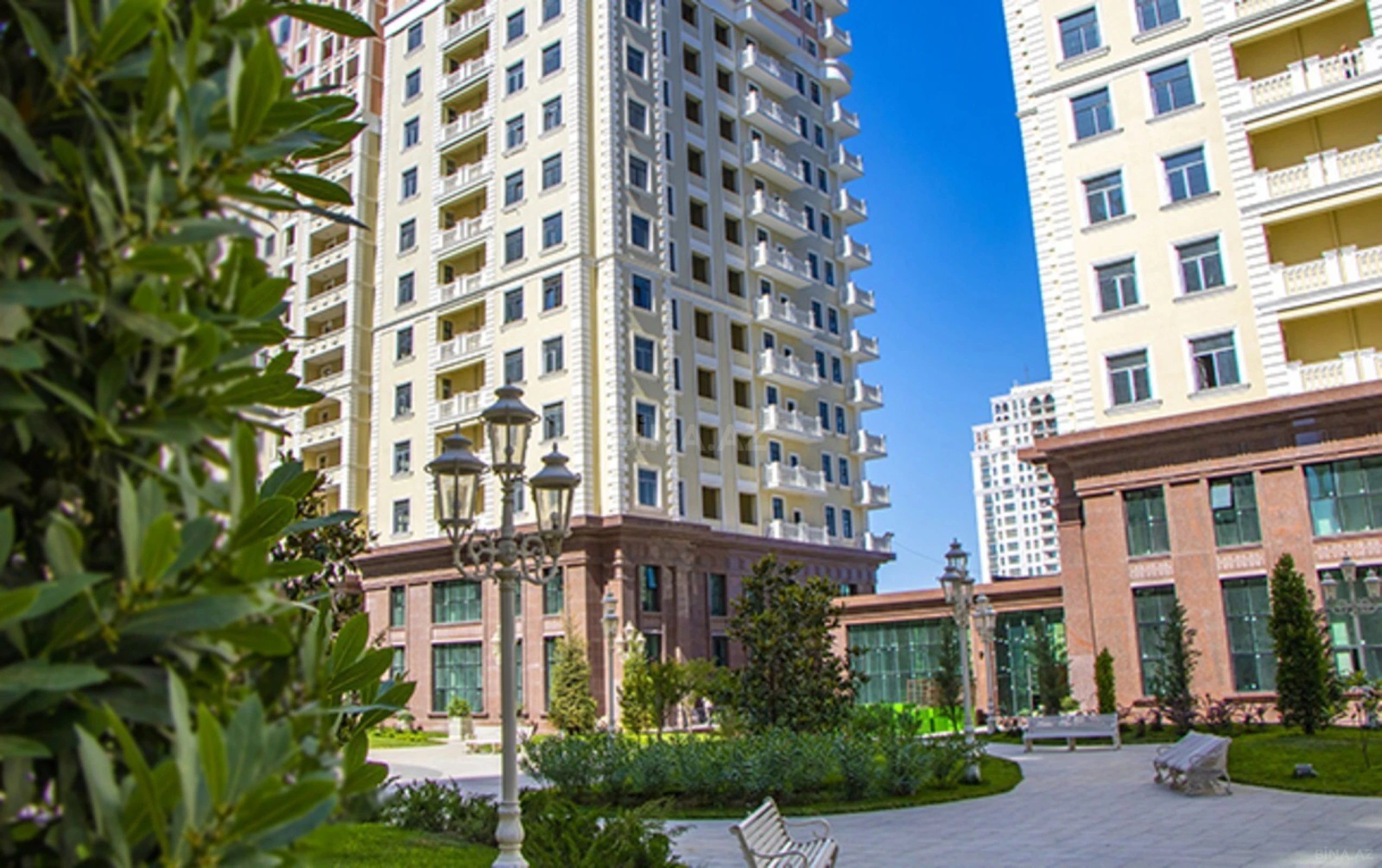 Satılır 2 otaqlı mənzil 77 m²