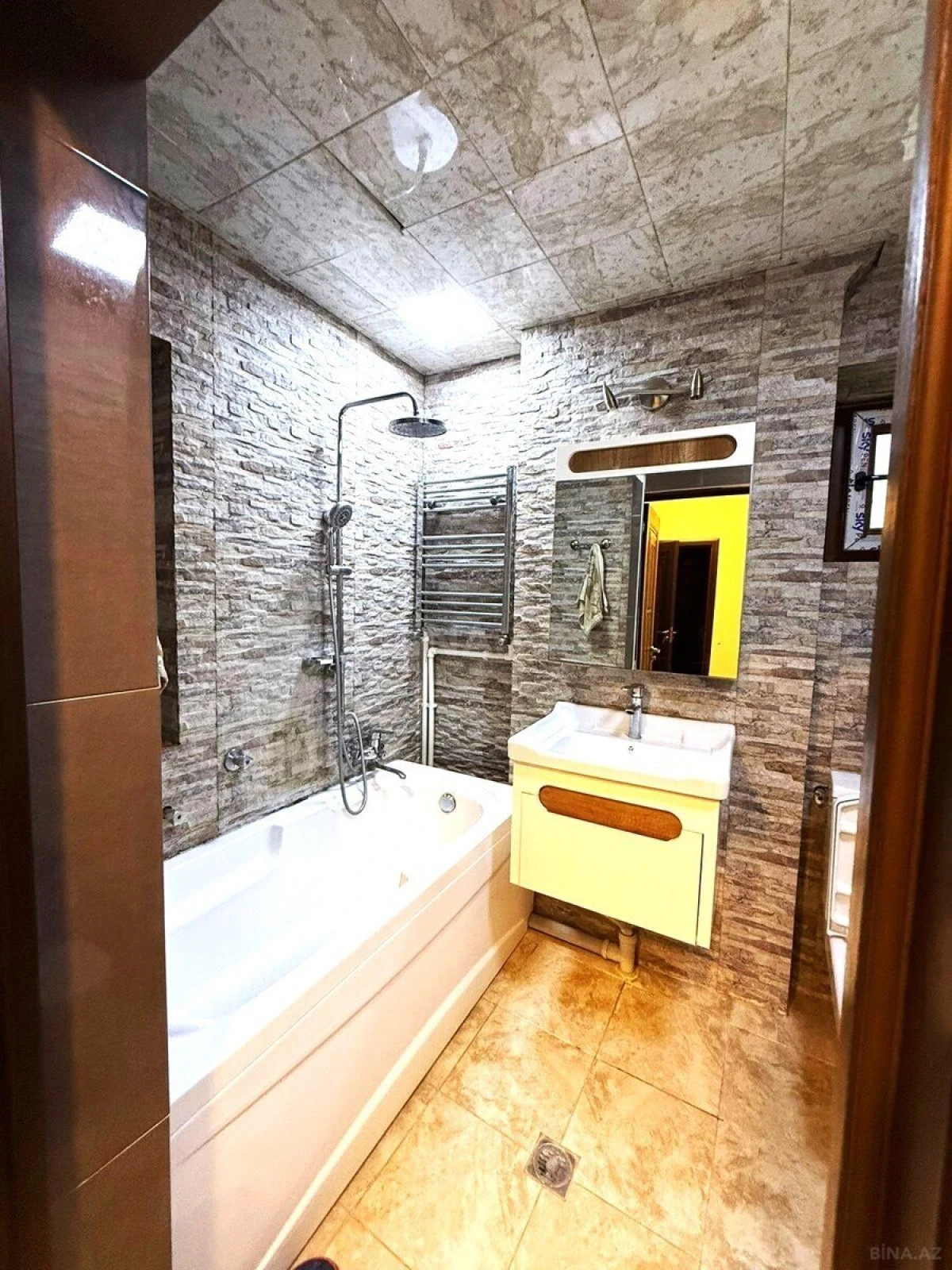 Satılır 3 otaqlı mənzil 88 m²