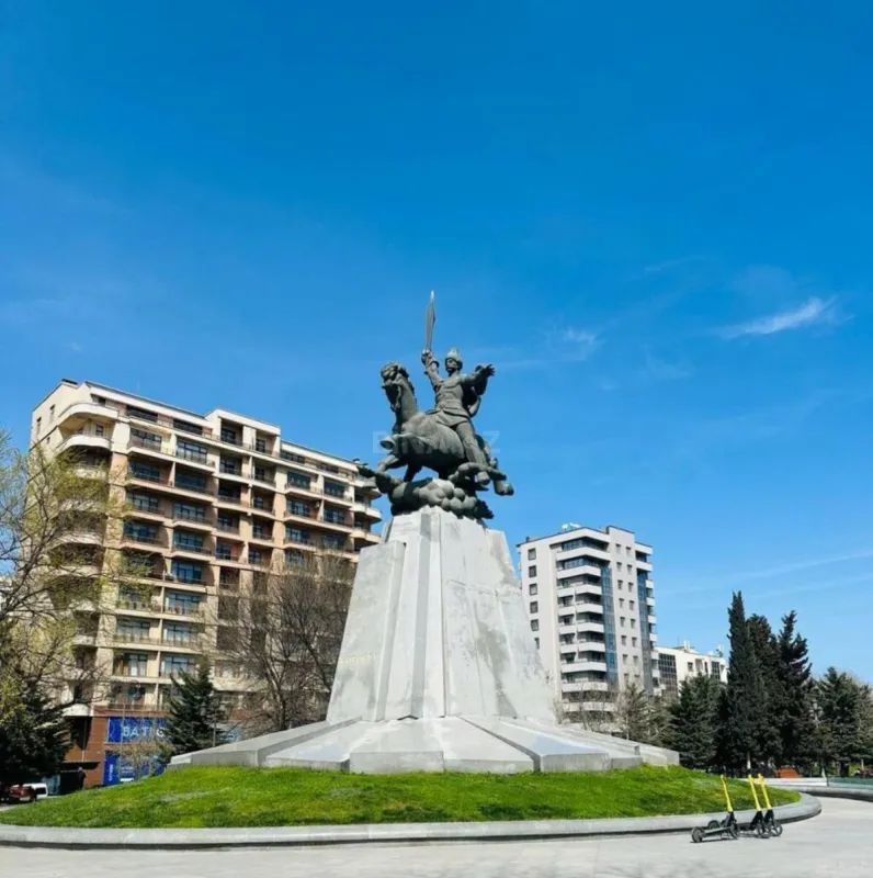 Satılır 3 otaqlı mənzil 88 m²