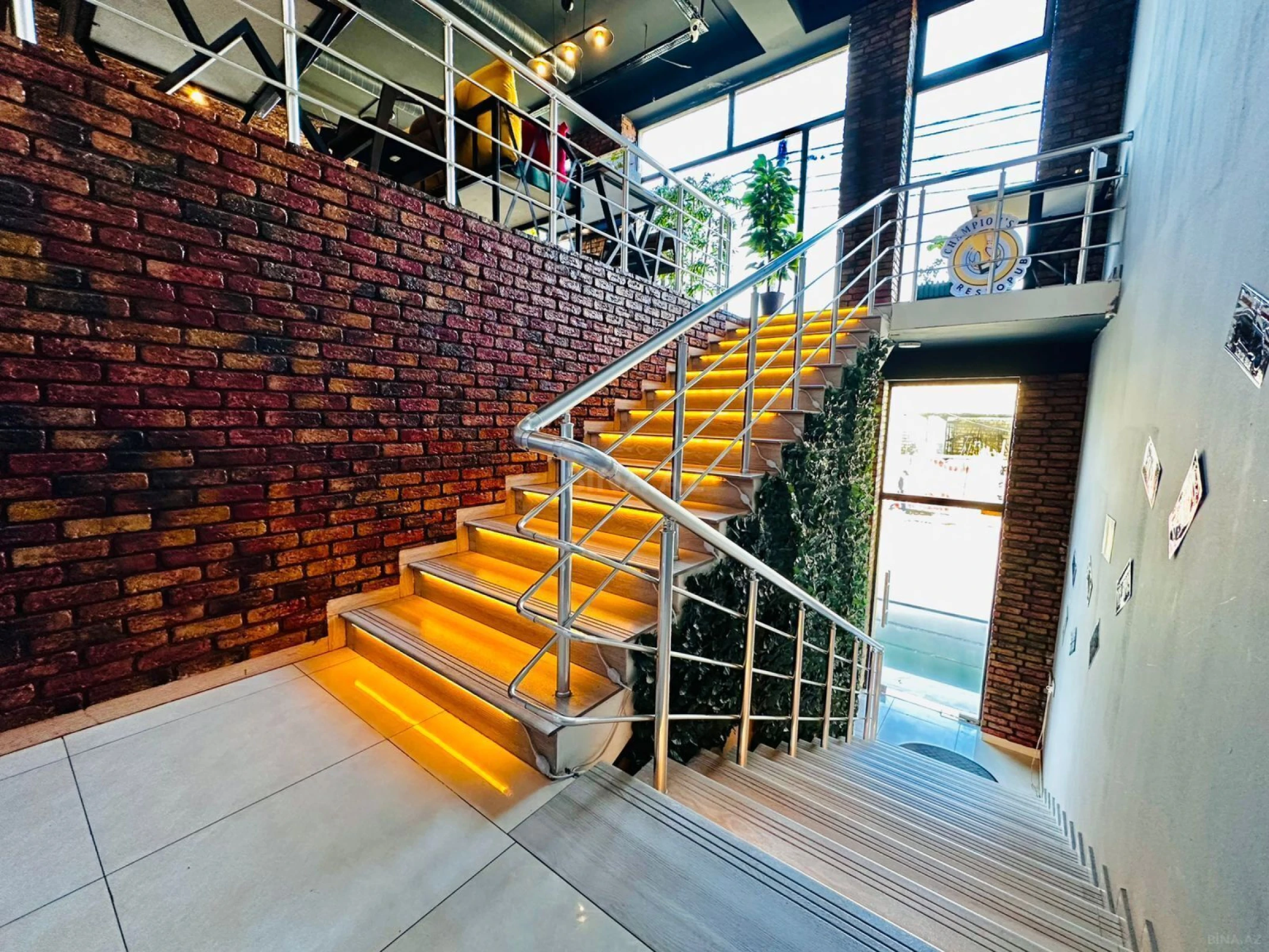 Satılır obyekt 420 m²