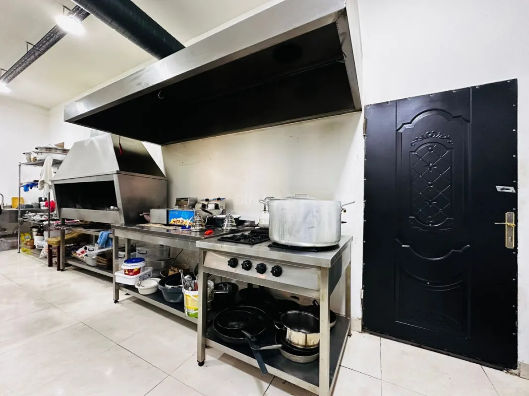 Satılır obyekt 420 m²