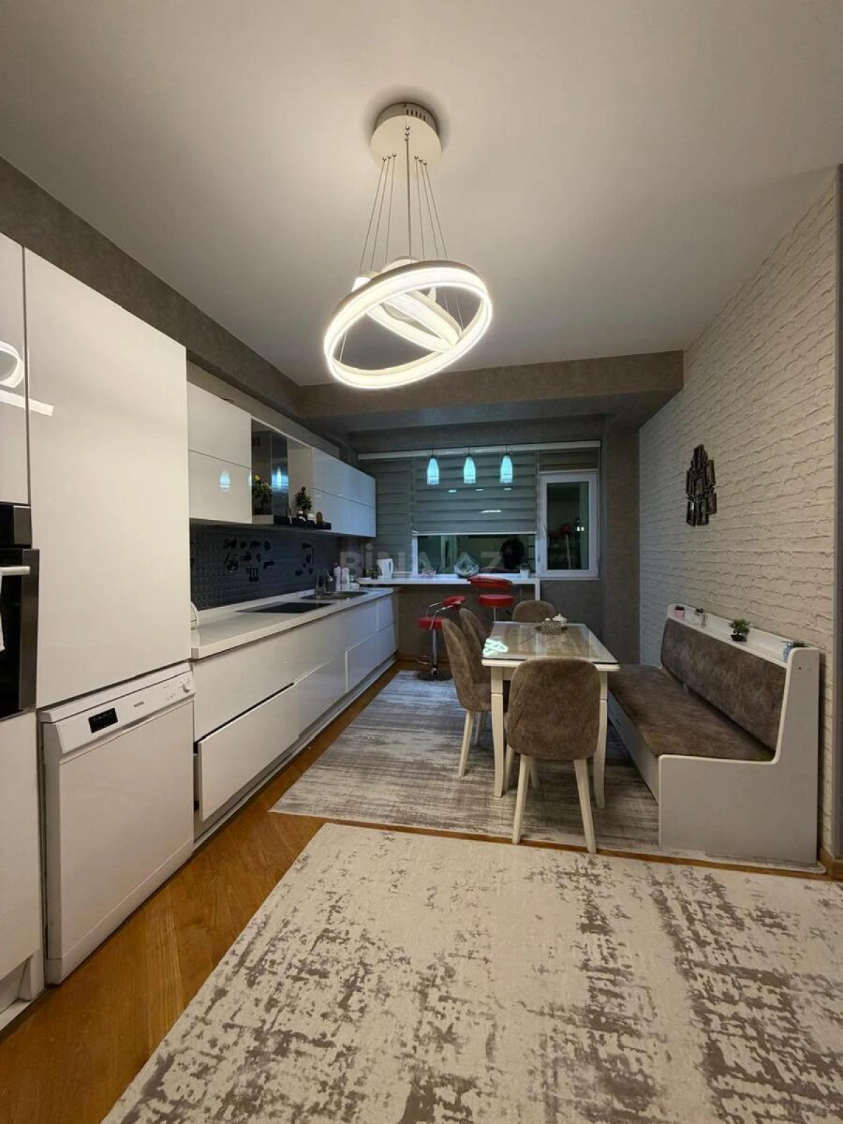 Satılır 3 otaqlı mənzil 97 m²