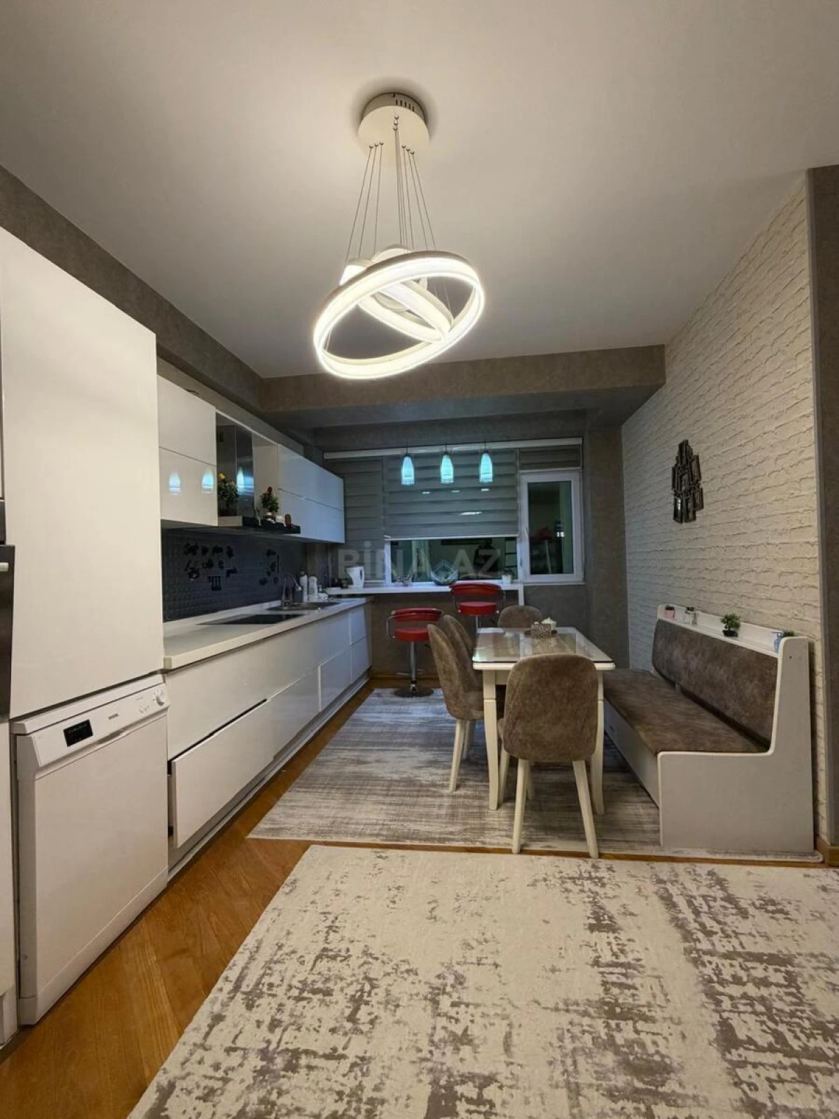 Satılır 3 otaqlı mənzil 97 m²