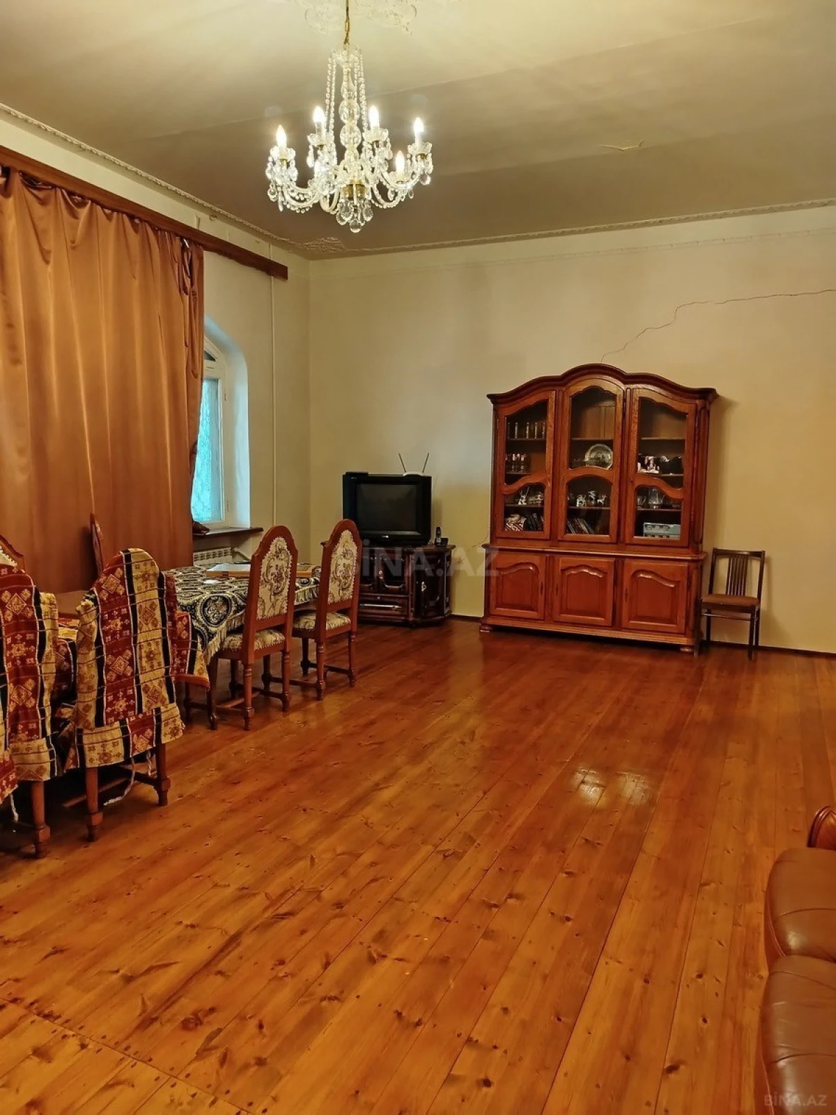 Satılır 7 otaqlı həyət evi 240 m²
