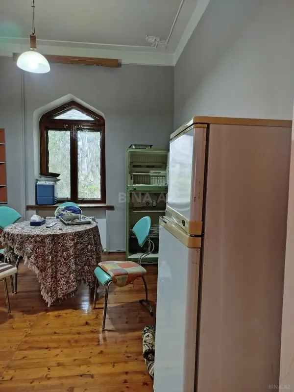 Satılır 7 otaqlı həyət evi 240 m²