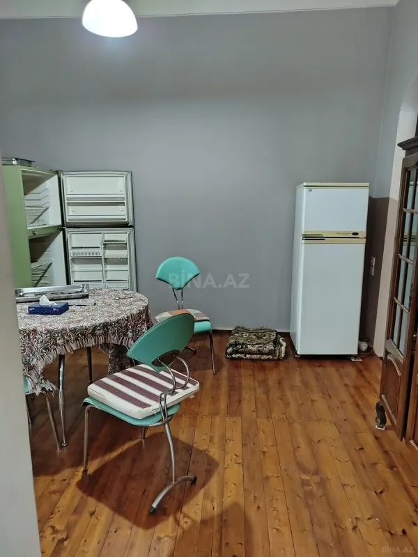 Satılır 7 otaqlı həyət evi 240 m²