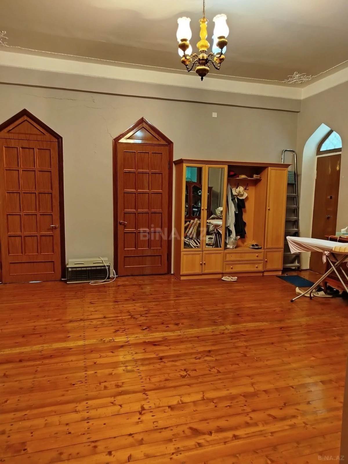 Satılır 7 otaqlı həyət evi 240 m²