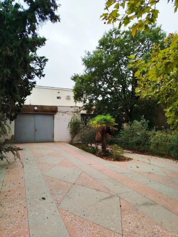 Satılır 7 otaqlı həyət evi 240 m²