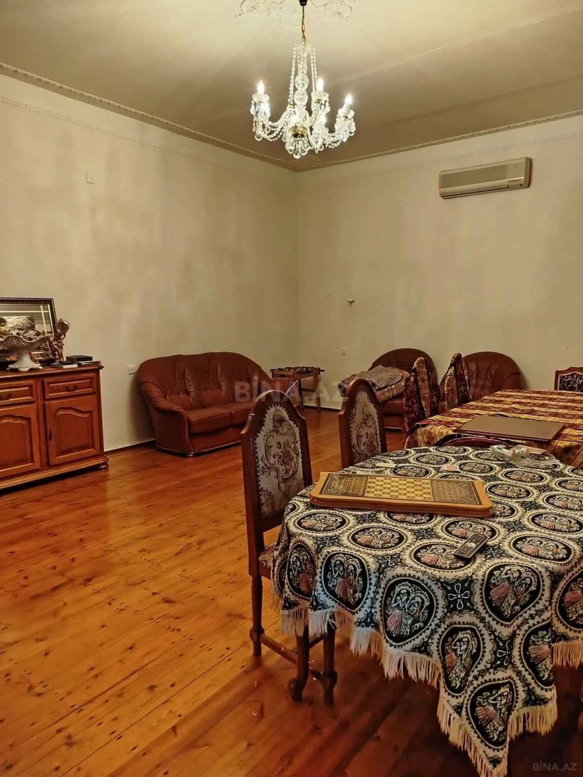 Satılır 7 otaqlı həyət evi 240 m²