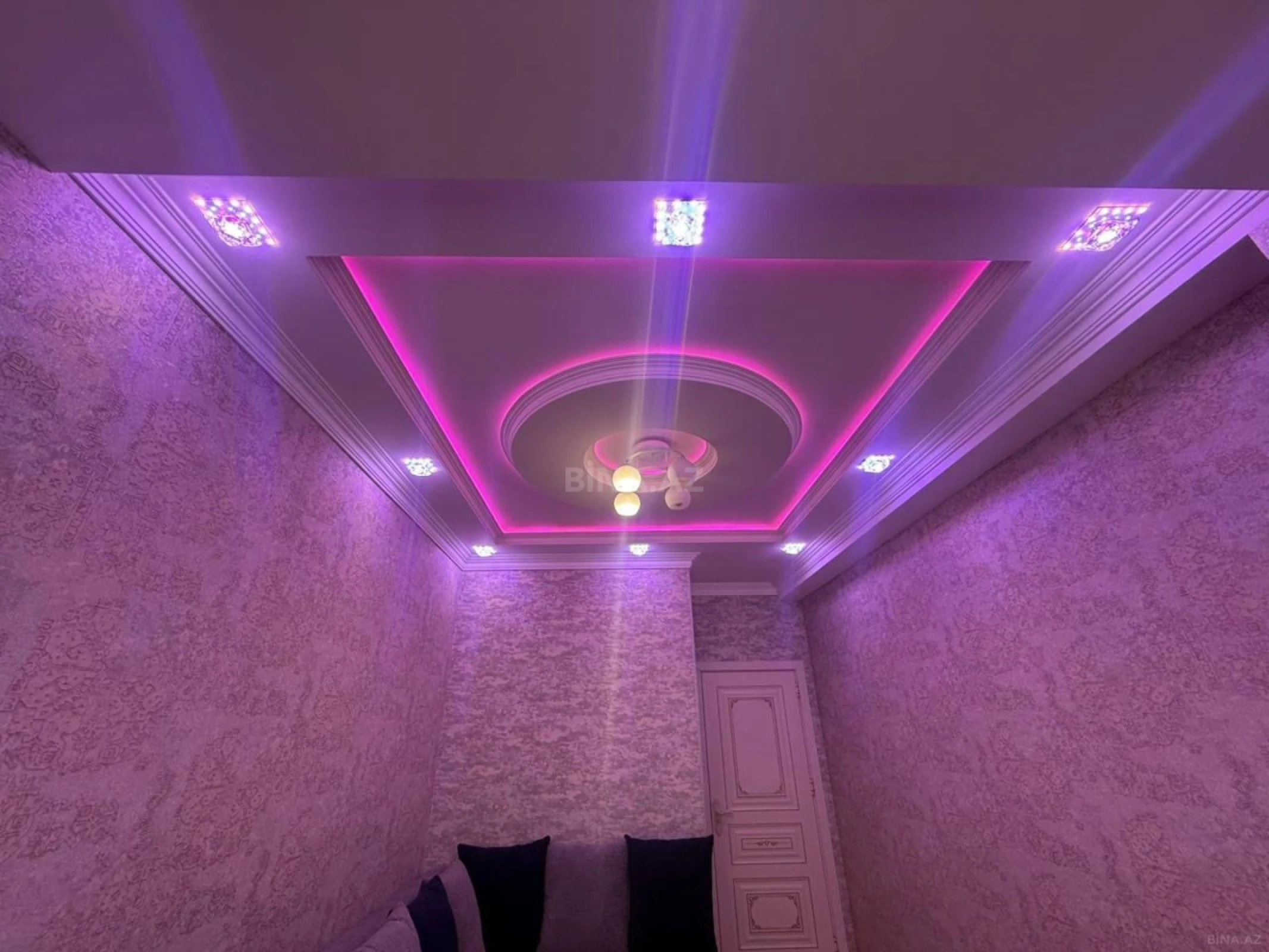 Kirayə verilir 2 otaqlı mənzil 55 m²