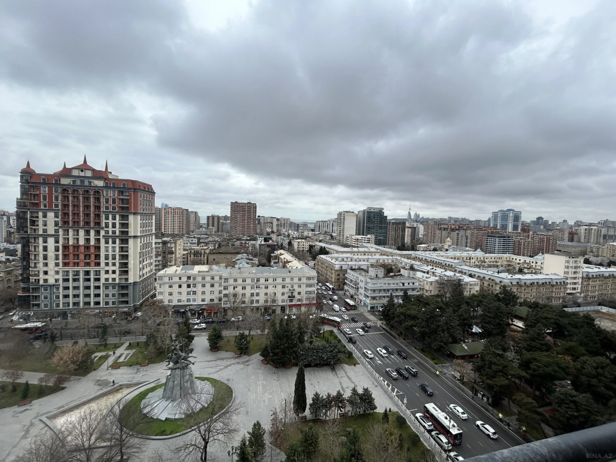 Satılır 2 otaqlı mənzil 74 m²