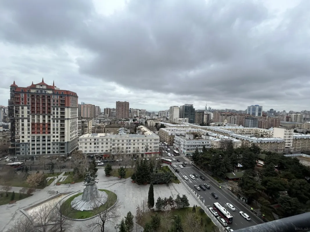 Satılır 2 otaqlı mənzil 74 m²