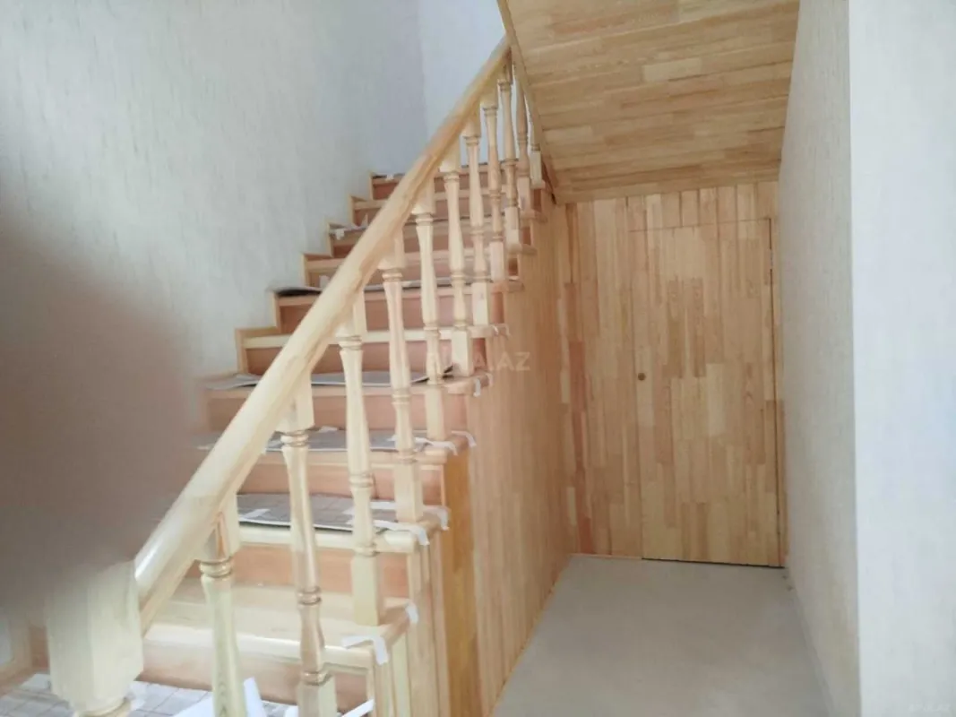 Satılır 5 otaqlı həyət evi 160 m²