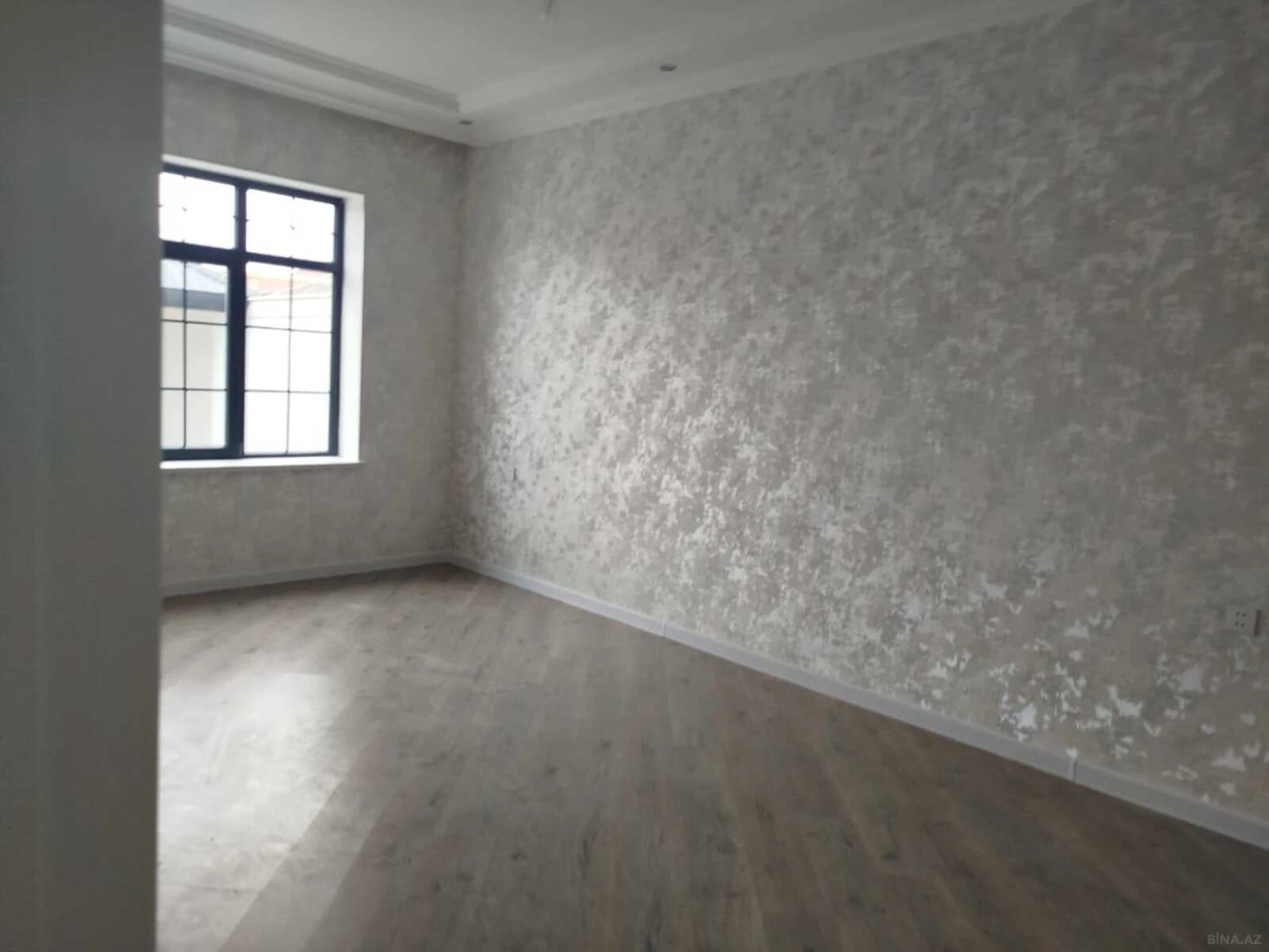 Satılır 5 otaqlı həyət evi 160 m²
