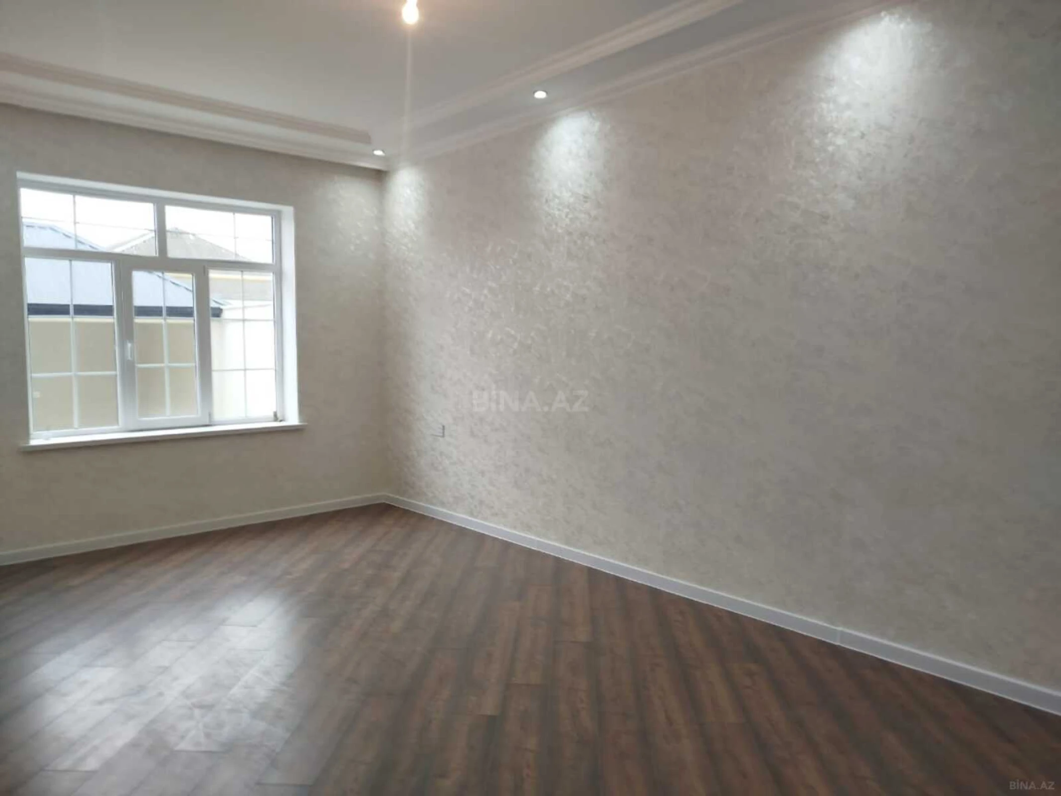 Satılır 5 otaqlı həyət evi 160 m²