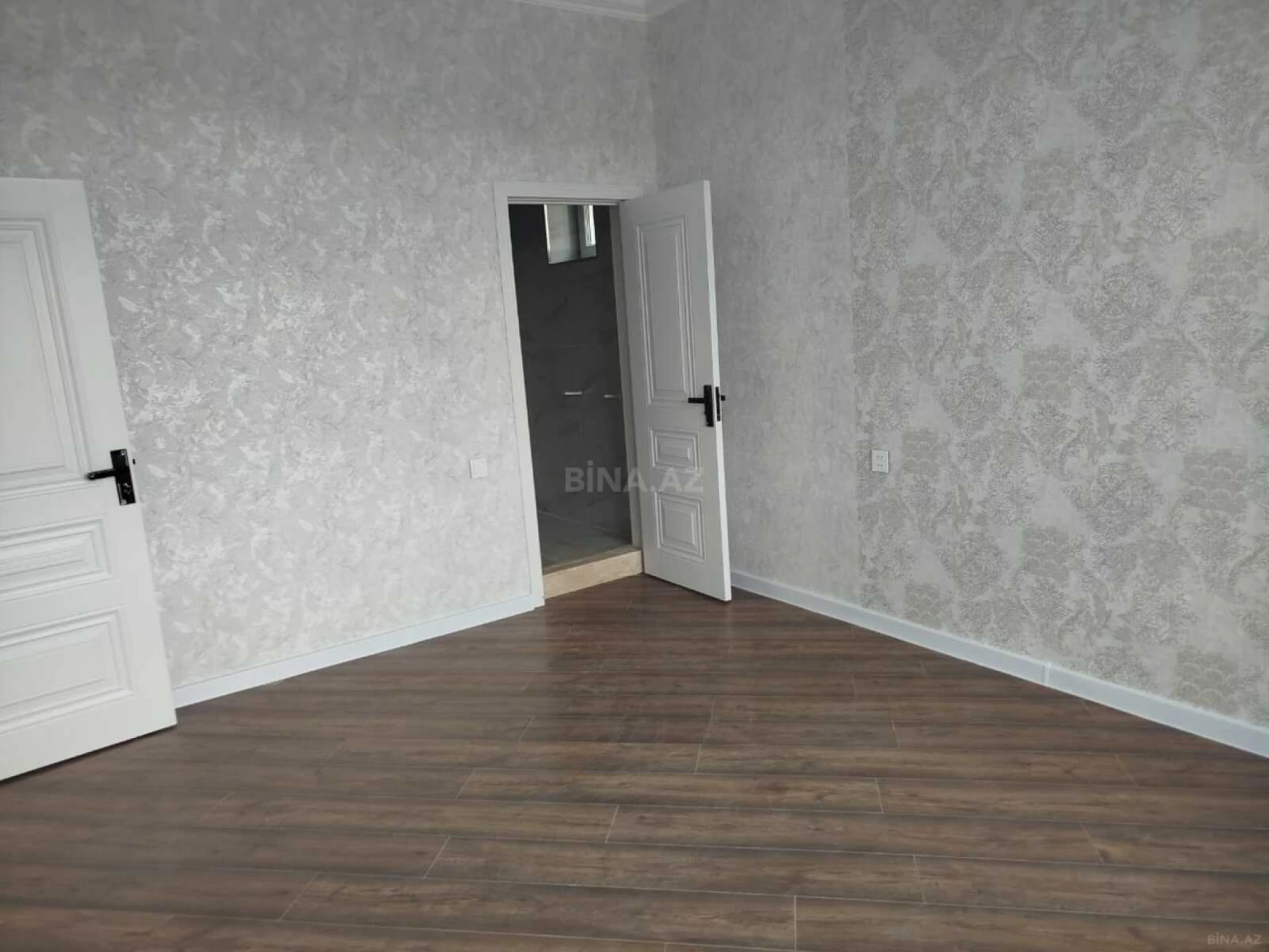 Satılır 5 otaqlı həyət evi 160 m²