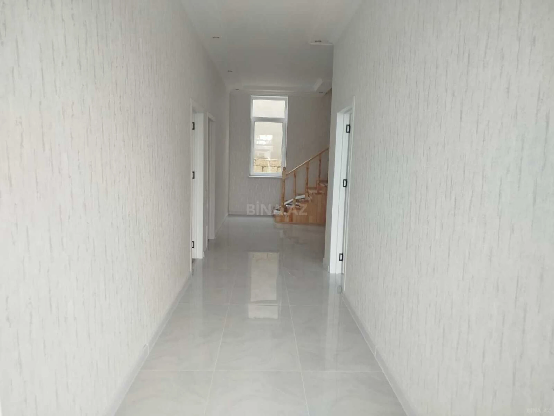 Satılır 5 otaqlı həyət evi 160 m²