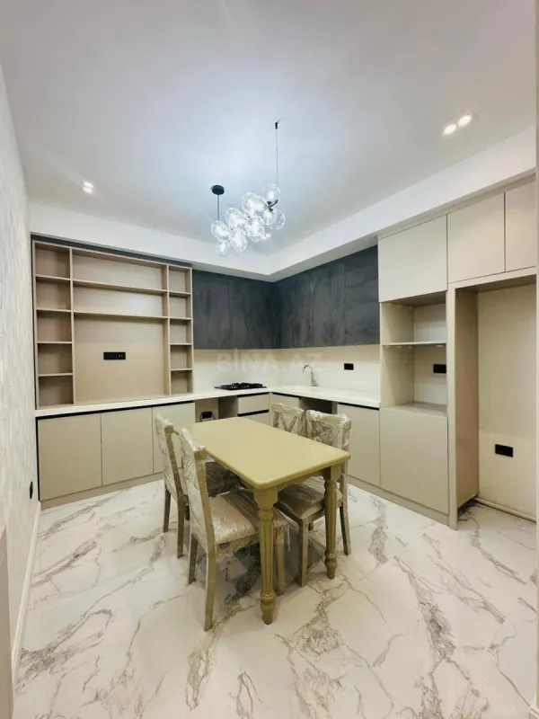 Kirayə verilir 3 otaqlı mənzil 114 m²