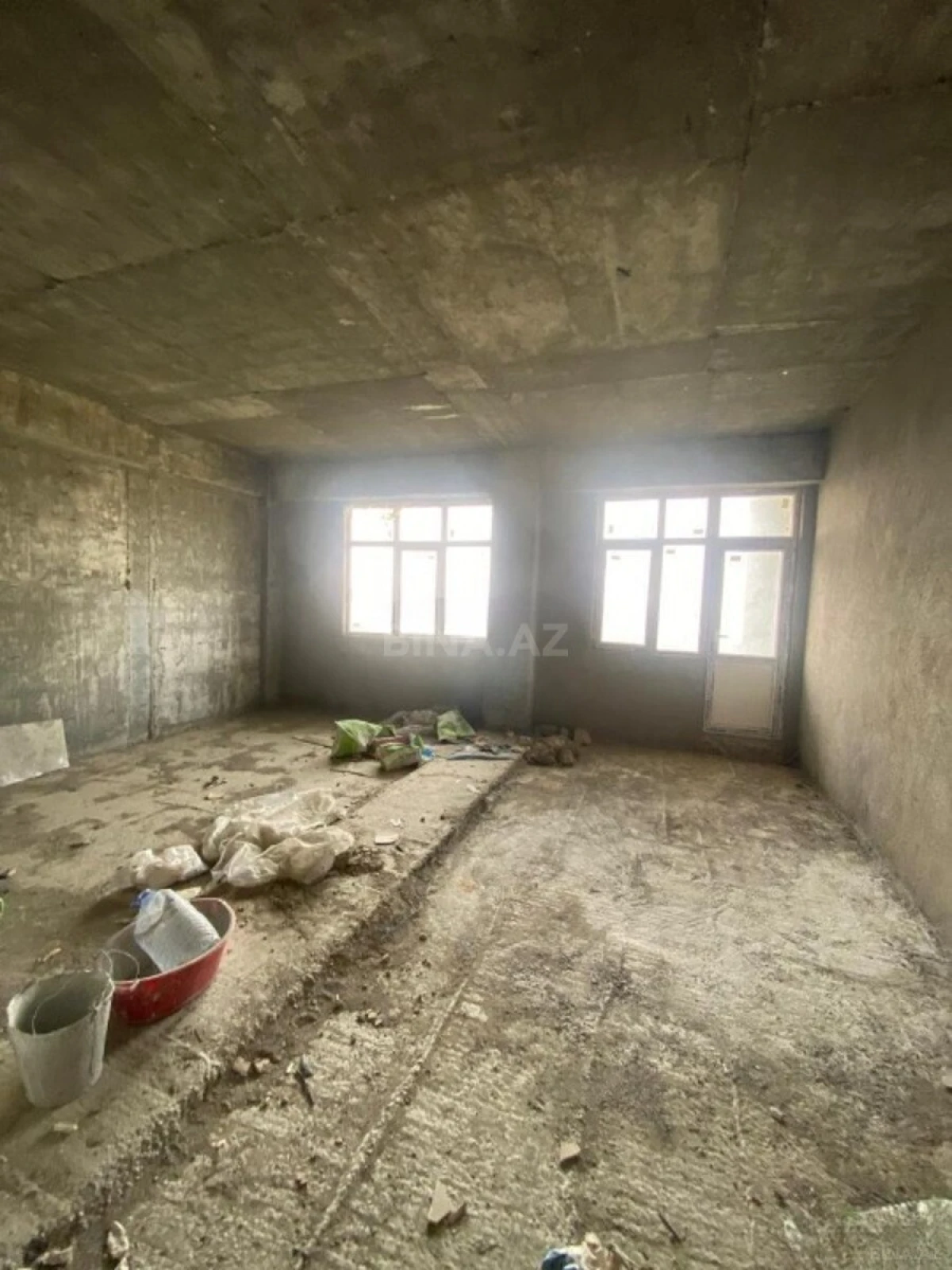 Satılır 4 otaqlı mənzil 161 m²