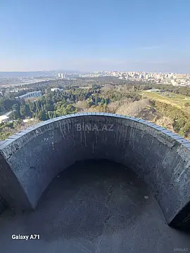 Satılır 4 otaqlı mənzil 161 m²