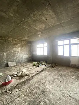 Satılır 4 otaqlı mənzil 161 m²