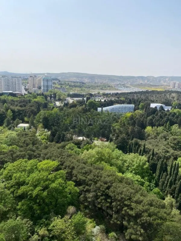 Satılır 4 otaqlı mənzil 161 m²