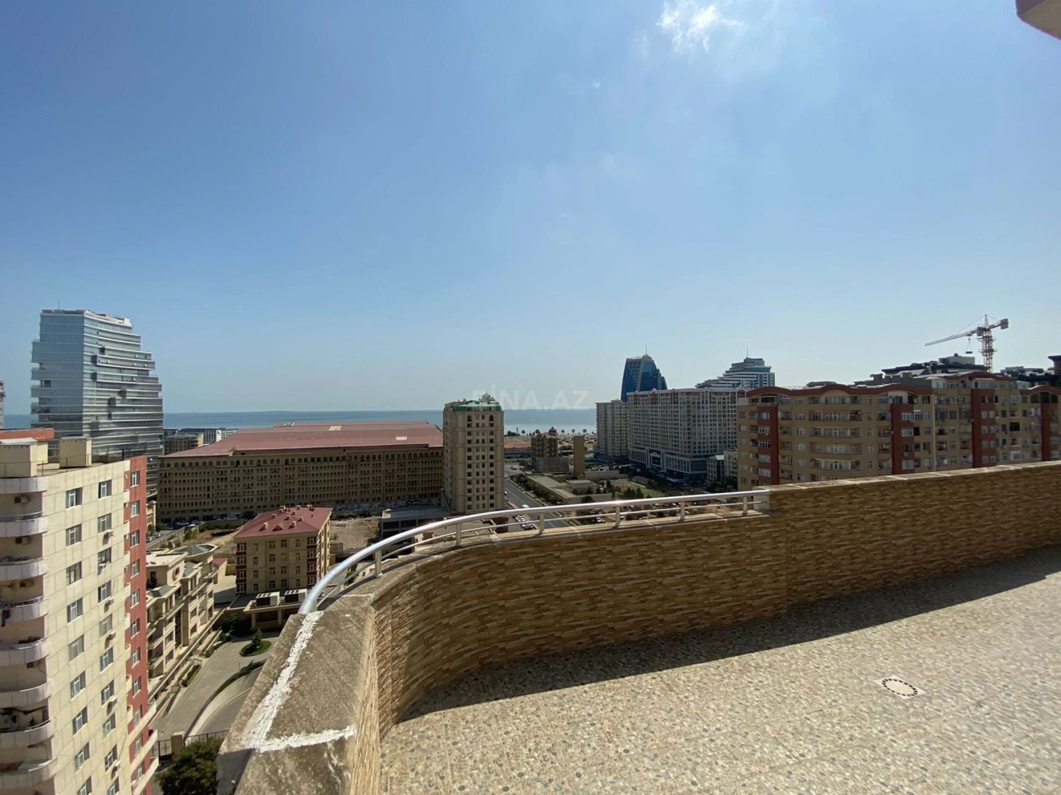 Kirayə verilir 2 otaqlı mənzil 125 m²