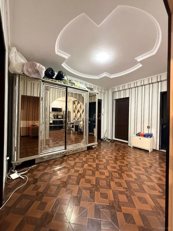 Satılır 2 otaqlı mənzil 72 m²