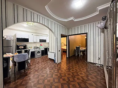 Satılır 2 otaqlı mənzil 72 m²