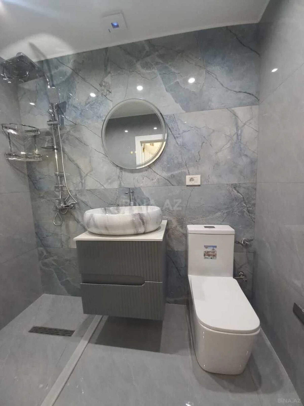 Satılır 1 otaqlı mənzil 42 m²