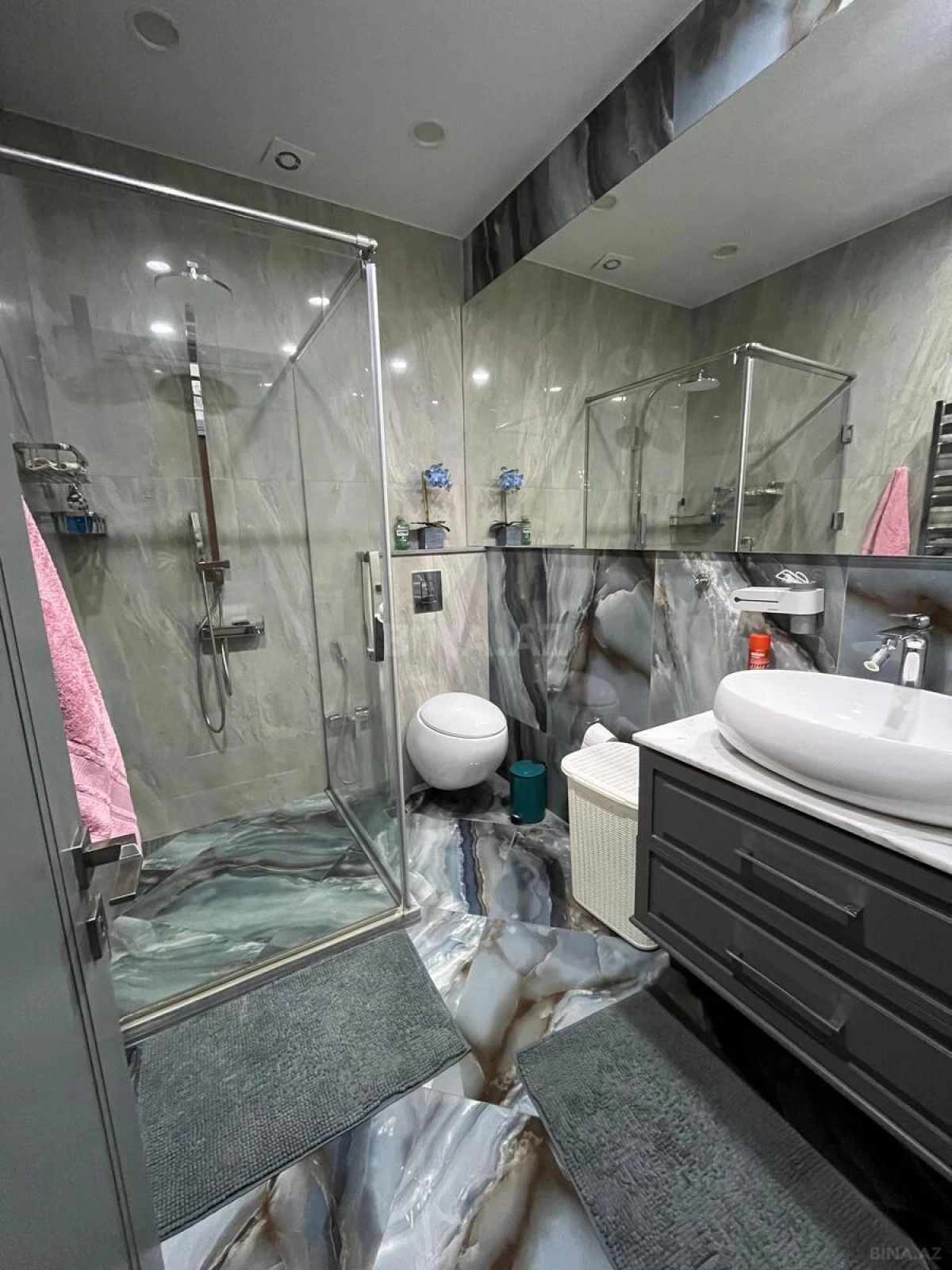 Satılır 4 otaqlı mənzil 187 m²